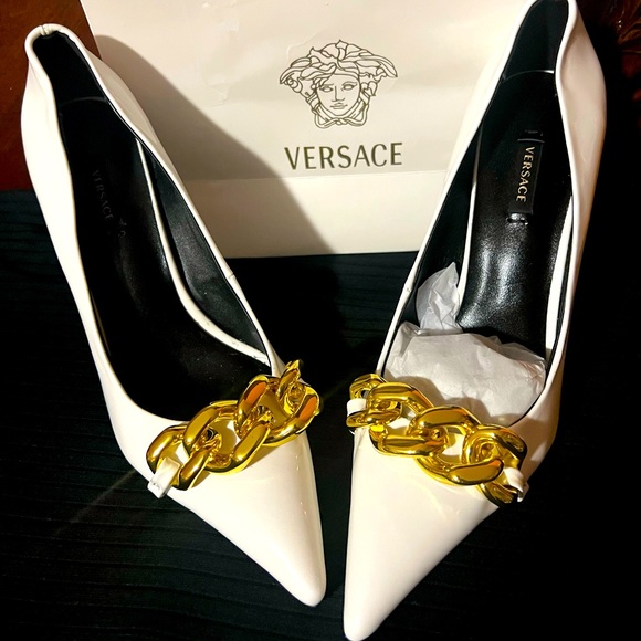Beautiful shoe size 10